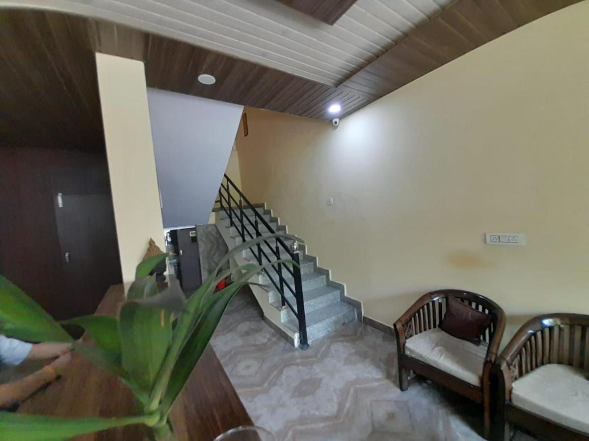 Hotel Krishna Ришикеш Экстерьер фото