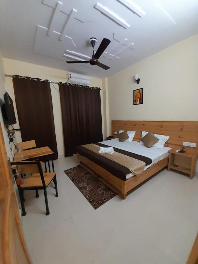 Hotel Krishna Ришикеш Экстерьер фото