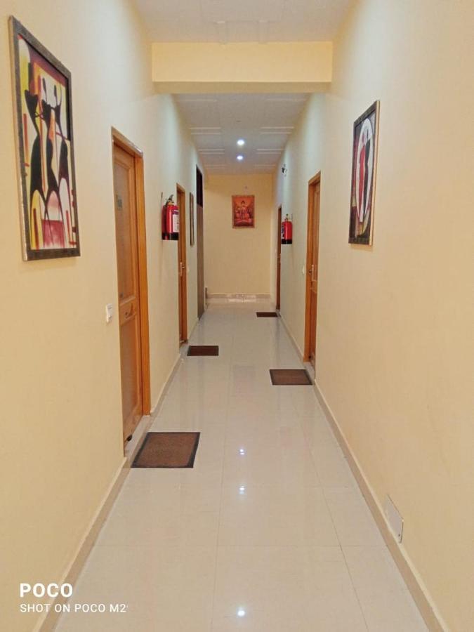 Hotel Krishna Ришикеш Экстерьер фото