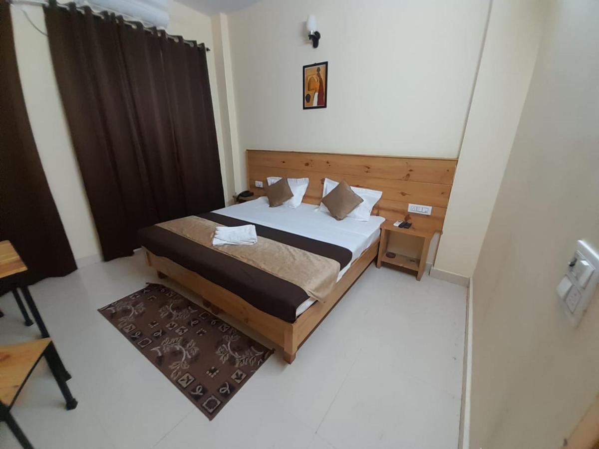 Hotel Krishna Ришикеш Экстерьер фото