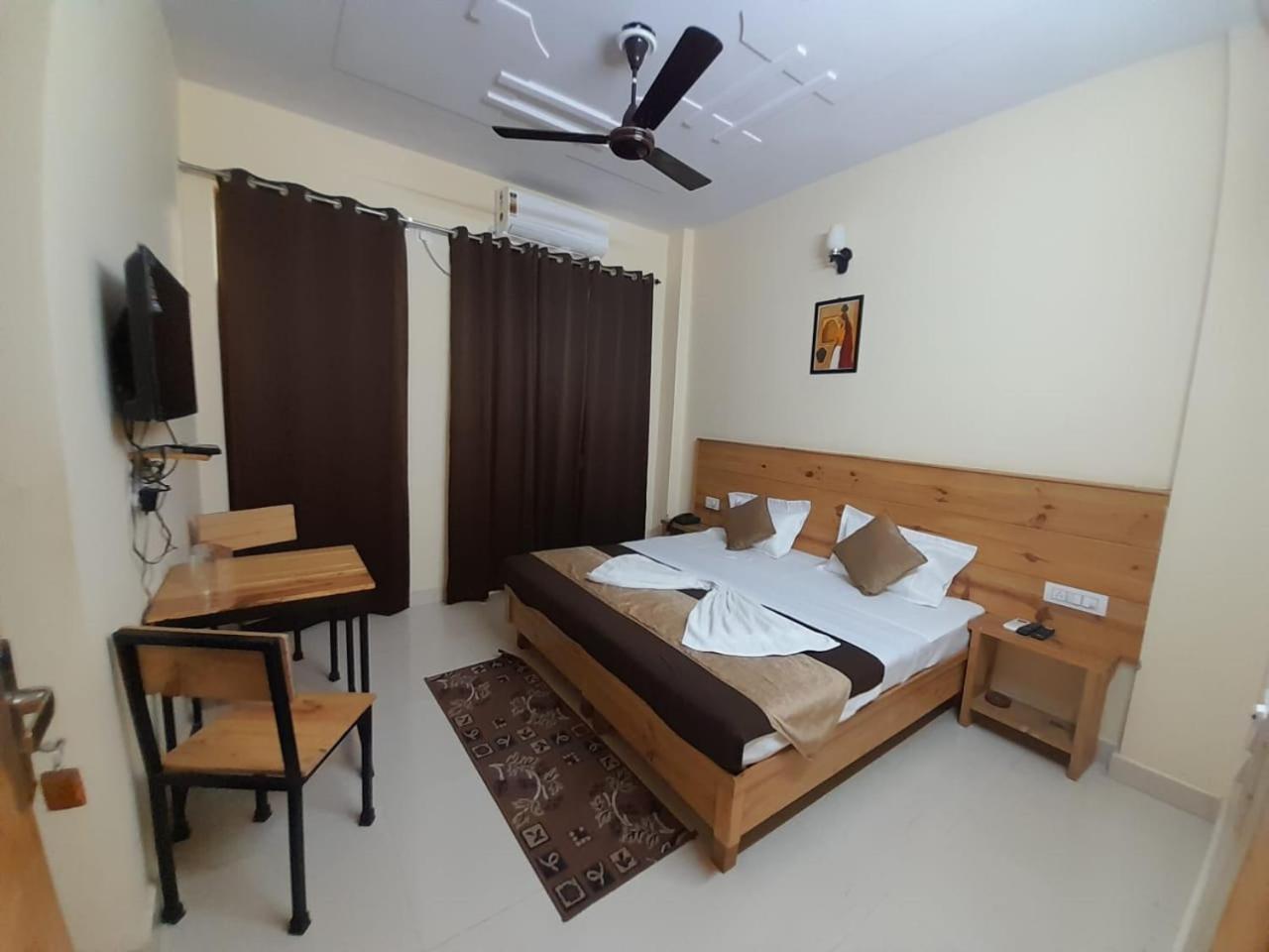 Hotel Krishna Ришикеш Экстерьер фото