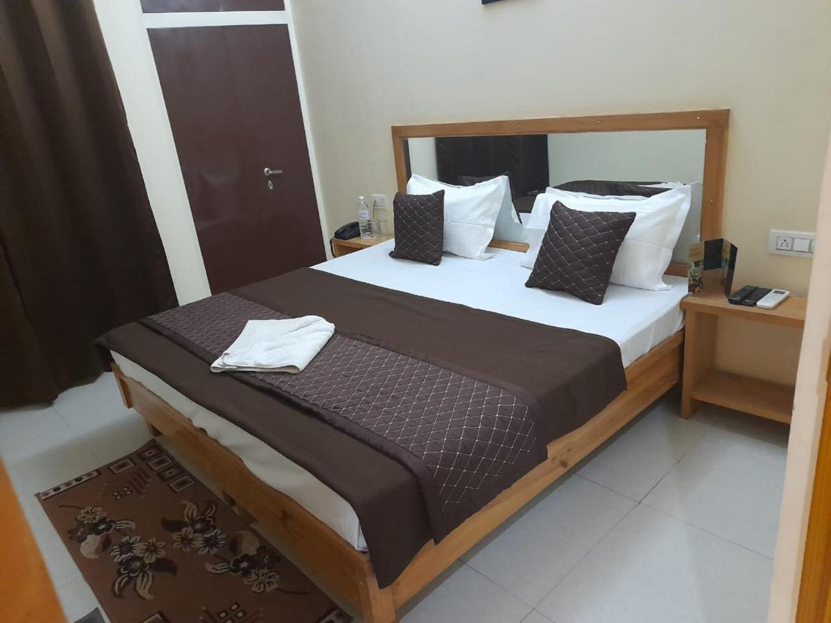 Hotel Krishna Ришикеш Экстерьер фото