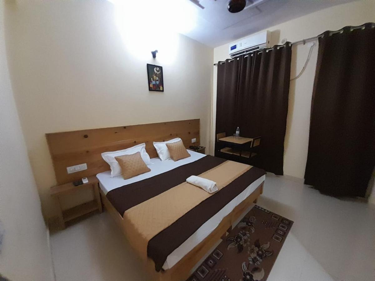 Hotel Krishna Ришикеш Экстерьер фото