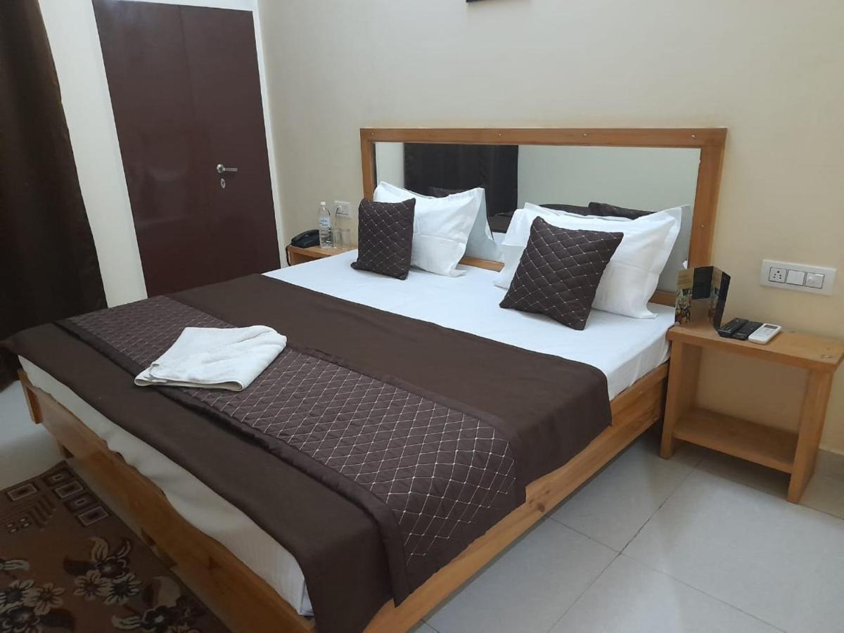 Hotel Krishna Ришикеш Экстерьер фото