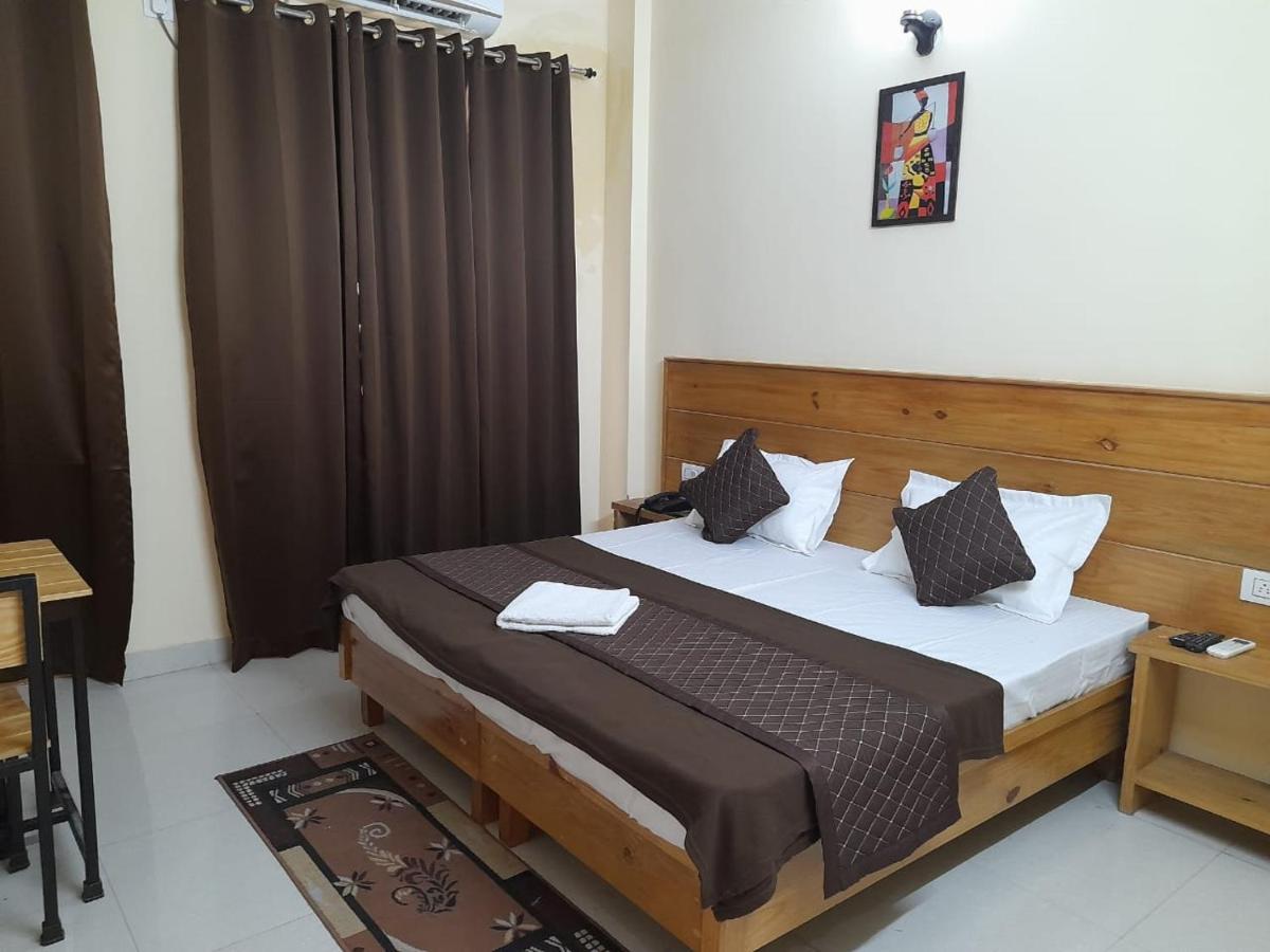 Hotel Krishna Ришикеш Экстерьер фото