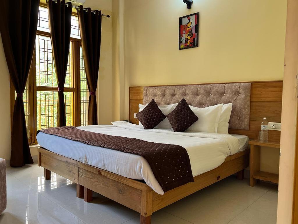 Hotel Krishna Ришикеш Экстерьер фото